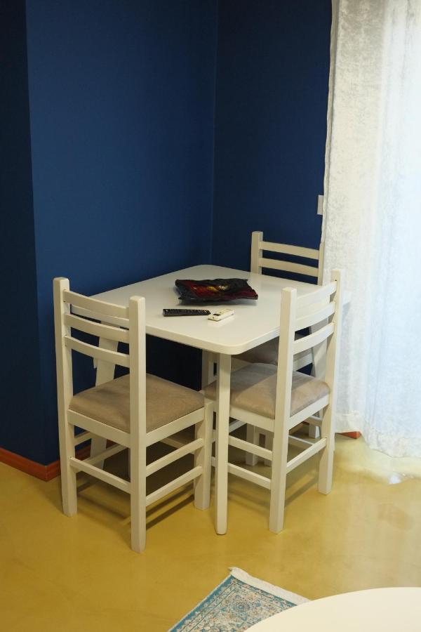 Oak Street Apartment Tirana Buitenkant foto