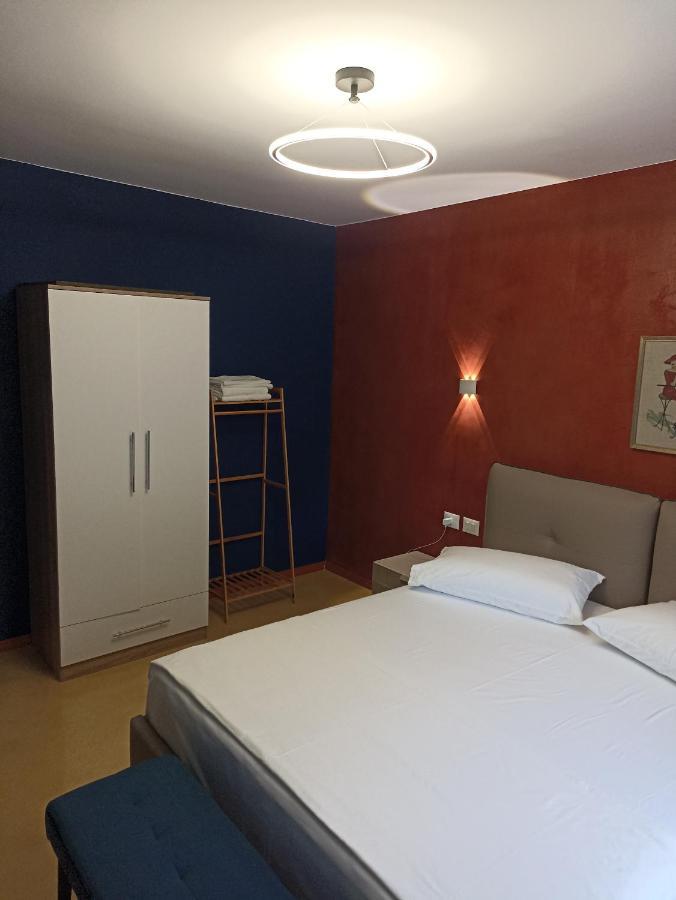 Oak Street Apartment Tirana Buitenkant foto